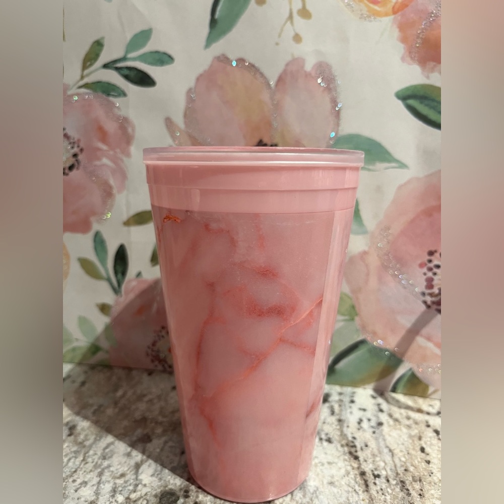 Medium cup pink💖 - Picture 3 of 4